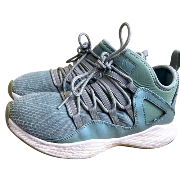 Jordan Formula 23 Sneakers, 5Y - Picture 2 of 4